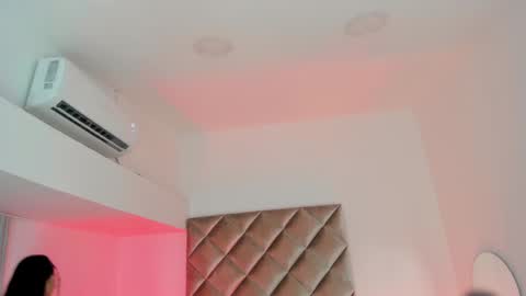 INSTAGRAM  m2221     online show from 02/03/25, 10:03