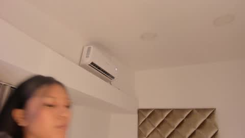 INSTAGRAM  m2221     online show from 02/05/25, 10:30