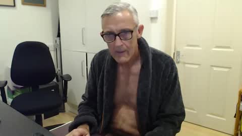 nakedcarpenteruk online show from 11/13/25, 05:23