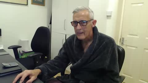 nakedcarpenteruk online show from 12/20/25, 02:24