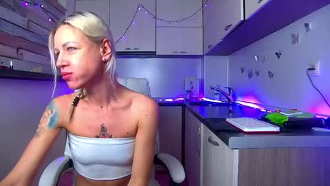 Snapshot of nally_ferrari chatting on 02/24/26, 01:14 Nally online show from 02/24/26, 01:14