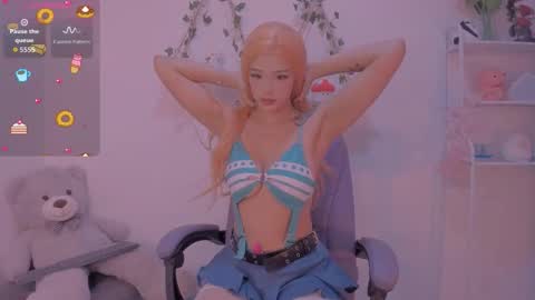 Snapshot of namibergman_ chatting on 11/02/25, 10:56 N A M I - OF namibergmant online show from 11/02/25, 10:56