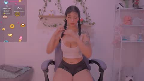 Snapshot of namibergman_ chatting on 11/05/25, 11:27 N A M I - OF namibergmant online show from 11/05/25, 11:27