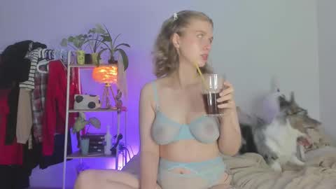 Snapshot of namirimii chatting on 10/02/25, 07:54 Agnes online show from 10/02/25, 07:54