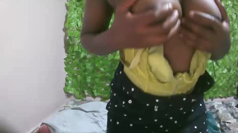 nana2095 online show from 03/05/25, 12:16