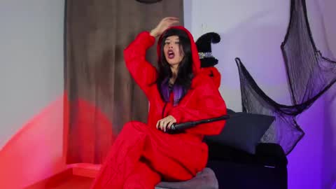 Nana  Natalia online show from 10/23/25, 11:03