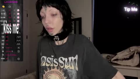 Snapshot of nananevaeragain chatting on 12/27/24, 11:17 Nana online show from 12/27/24, 11:17