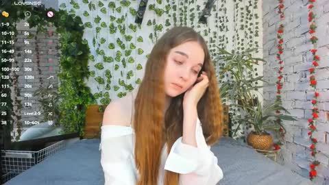 Luna online show from 02/10/25, 08:09