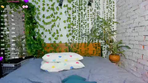 Luna online show from 02/26/25, 12:25