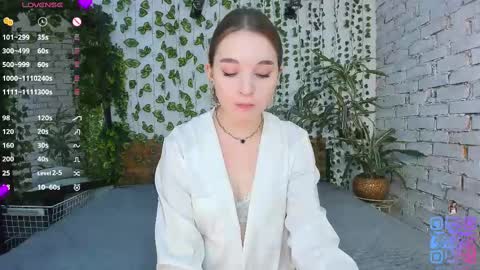 Luna online show from 03/03/25, 06:04