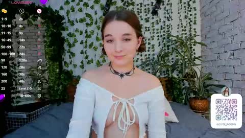 Luna online show from 03/10/25, 03:20