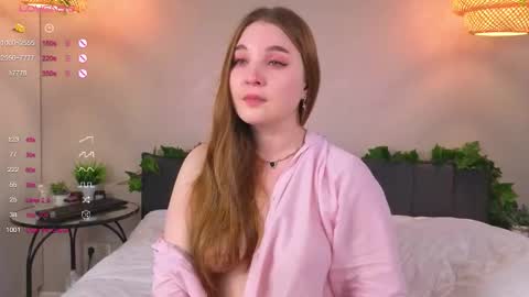 Luna online show from 09/21/25, 05:09