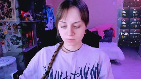 Snapshot of nanitamoore chatting on 02/06/25, 09:06 Monday-Friday 12-4 AM and 6-9 AM New York time online show from 02/06/25, 09:06