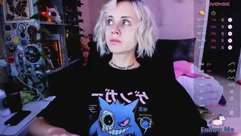 Snapshot of nanitamoore chatting on 10/18/25, 08:53 Monday-Friday 12-4 AM and 6-9 AM New York time online show from 10/18/25, 08:53