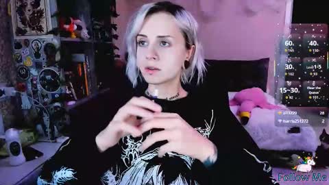 Snapshot of nanitamoore chatting on 11/12/25, 08:41 Monday-Friday 12-4 AM and 6-9 AM New York time online show from 11/12/25, 08:41