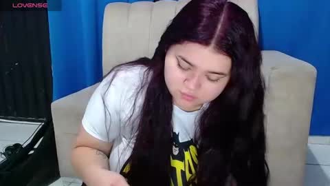 Snapshot of nanny6904 chatting on 12/19/25, 03:02 nanny6904 online show from 12/19/25, 03:02