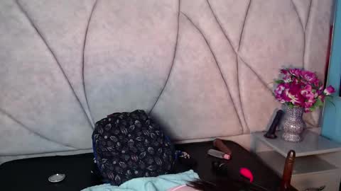 nany_pretty online show from 12/15/24, 05:02