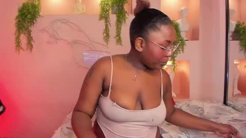 nanymoreno online show from 11/06/25, 02:07