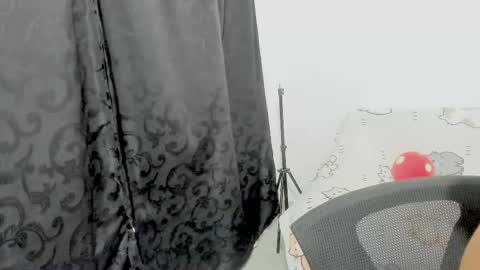  Naoko  online show from 12/22/25, 12:07