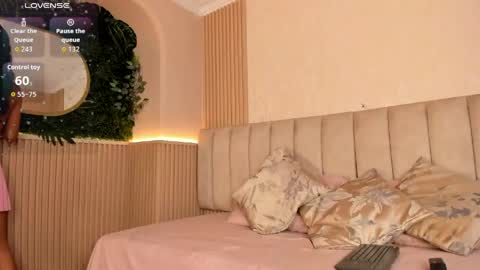 Naomi online show from 05/20/26, 12:33