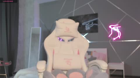 naomi_reiss online show from 04/11/26, 01:43