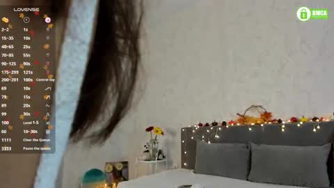 Naomi online show from 10/10/25, 02:16