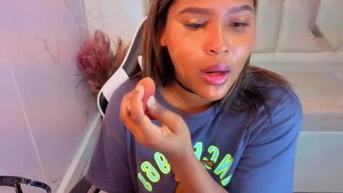 Naomi  online show from 05/26/26, 12:45