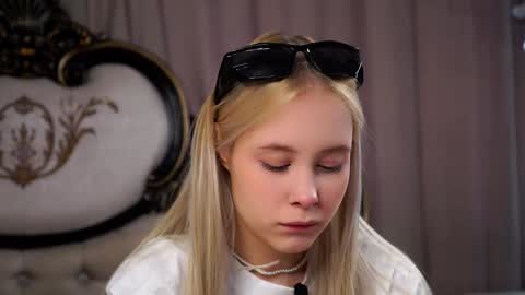 Angel online show from 03/04/26, 02:17