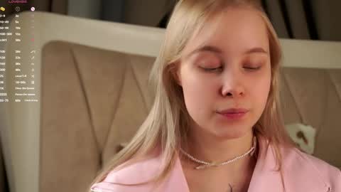 Angel online show from 04/03/26, 11:08