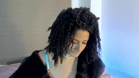 naomidawson online show from 10/22/25, 11:04