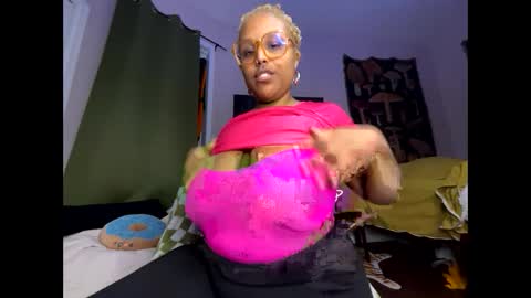 Naomigiirl6 online show from 01/18/25, 12:57