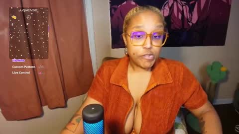 Naomigiirl6 online show from 02/07/25, 12:20
