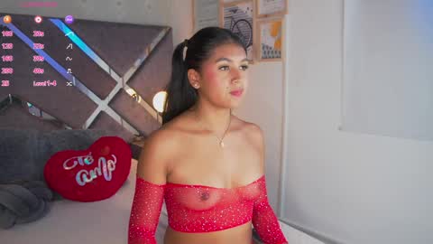 Naomi-Gray  online show from 04/08/26, 05:46