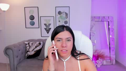 Snapshot of naomii_campbell_ chatting on 01/16/25, 04:28 Naomi Campbell online show from 01/16/25, 04:28