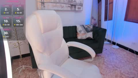 Naomi Campbell online show from 01/31/25, 01:22