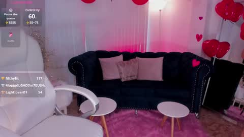 Snapshot of naomii_campbell_ chatting on 02/15/25, 01:38 Naomi Campbell online show from 02/15/25, 01:38