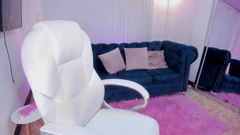 Naomi Campbell online show from 03/06/25, 03:13