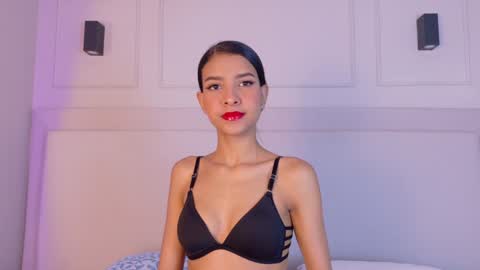 Naomi Klarc online show from 01/03/25, 12:52