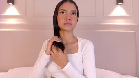 Naomi Klarc online show from 01/04/25, 01:21