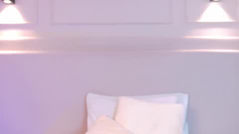 Naomi Klarc online show from 06/04/26, 12:33
