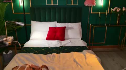 Naomi online show from 10/03/25, 05:15