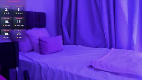 Snapshot of naomipalmer_ chatting on 11/18/25, 02:28 Naomi online show from 11/18/25, 02:28