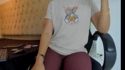 naomis_35 online show from 02/10/26, 08:13