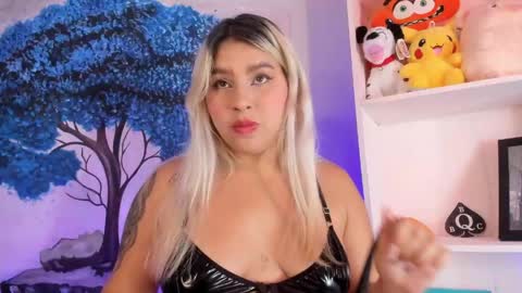 Laura  online show from 04/25/26, 05:54