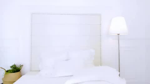 Naomi online show from 04/26/26, 01:47