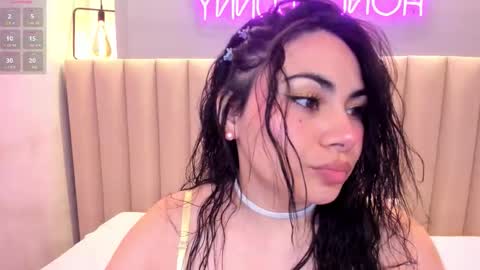 Naomy  online show from 01/14/26, 09:52