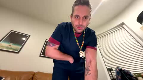 Napolisnaples online show from 12/20/25, 03:02
