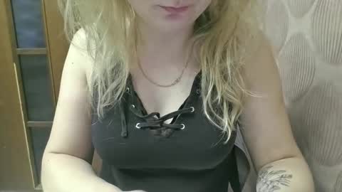 NarcisJill online show from 12/18/25, 10:54