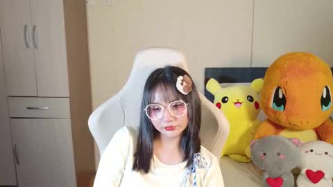 Snapshot of naree_masaki chatting on 11/22/25, 06:51 Naree online show from 11/22/25, 06:51