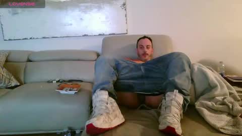 Snapshot of nassobout chatting on 12/29/24, 02:17 nassobout online show from 12/29/24, 02:17